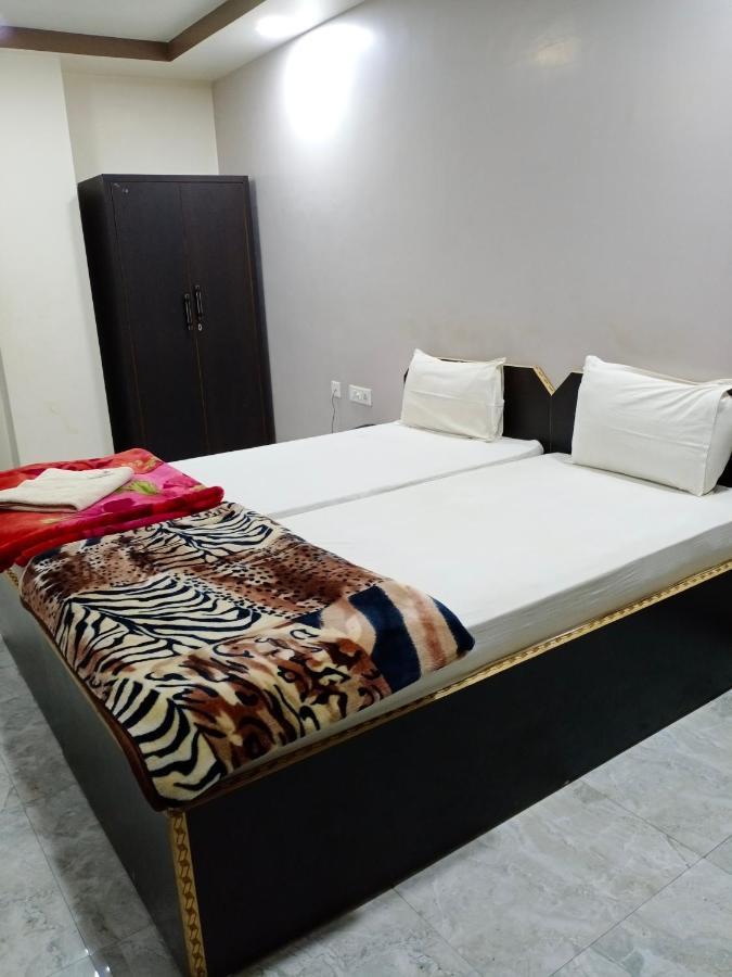 Hotel Sunaina International Gaya Exterior foto