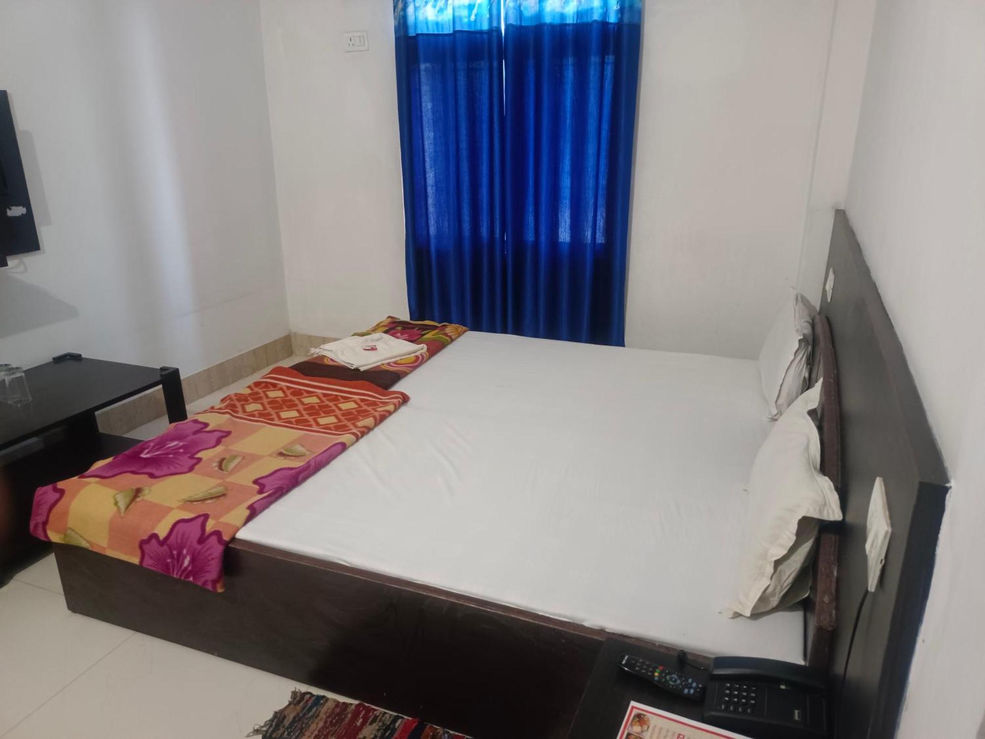 Hotel Sunaina International Gaya Cameră foto