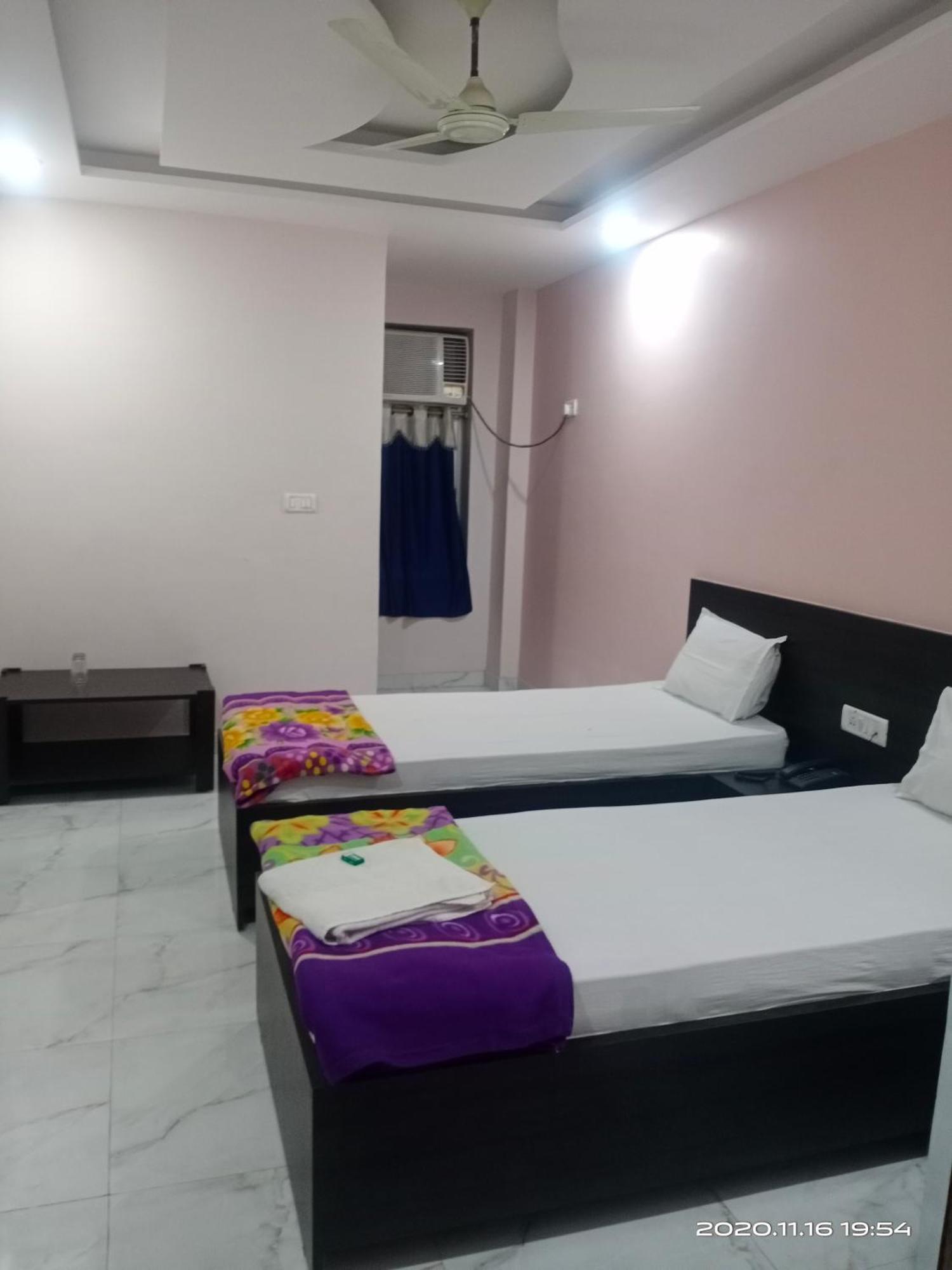 Hotel Sunaina International Gaya Cameră foto